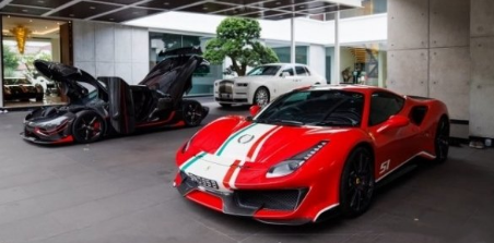 该网络展示了新加坡最不寻常和最昂贵的汽车收藏