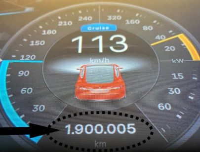 特斯拉 Model S 车主驾驶汽车行驶了近 120 万英里